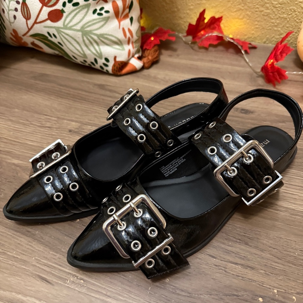 Madden Girl Black Buckle Flats – Size 7.5